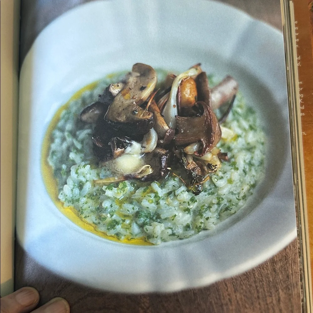 Jamie's Oliver Hardback  - Jamie’s Italy Cookbook Load of good photos /stories